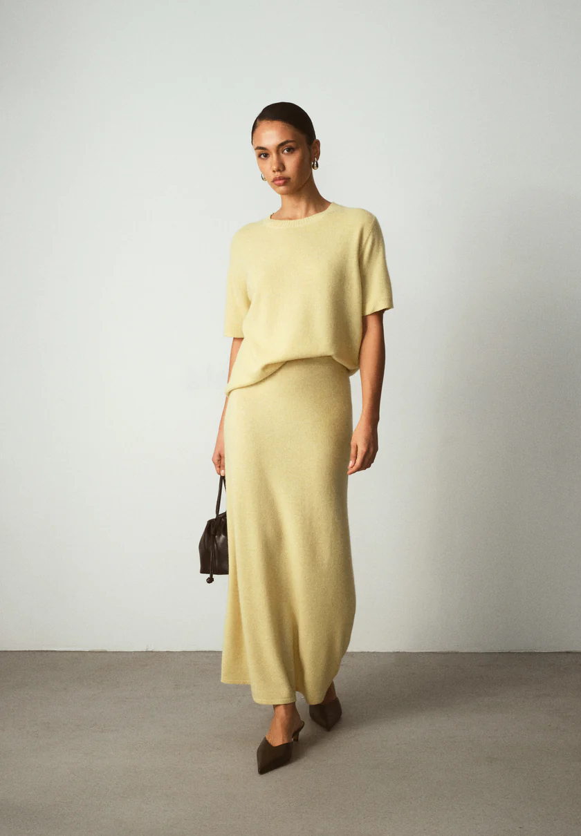 Knitted short-sleeved skirt suit