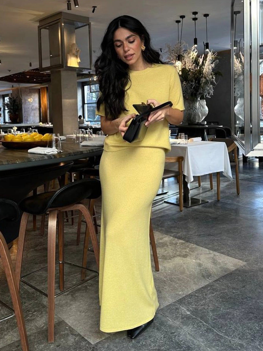 Knitted short-sleeved skirt suit