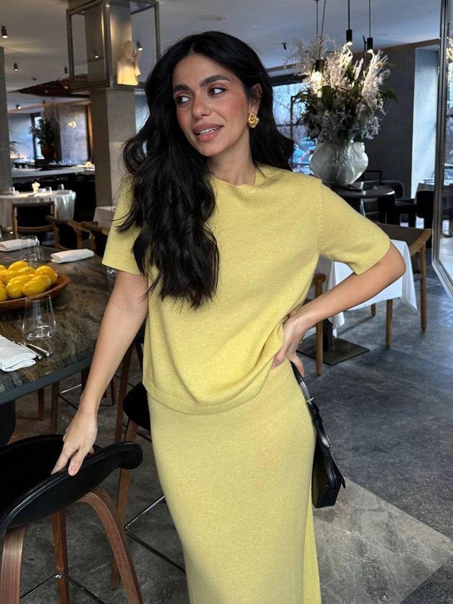 Knitted short-sleeved skirt suit