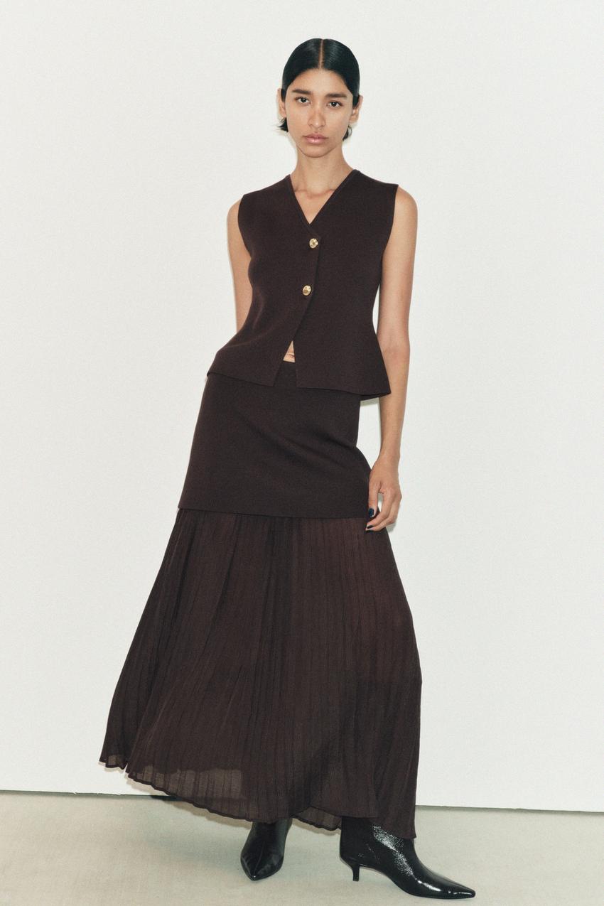 V-neck knit vest long skirt set
