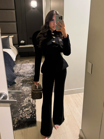 Chic Autumn Elegance – Slim-Fit Black Blazer for Women (Small Fragrance Style)