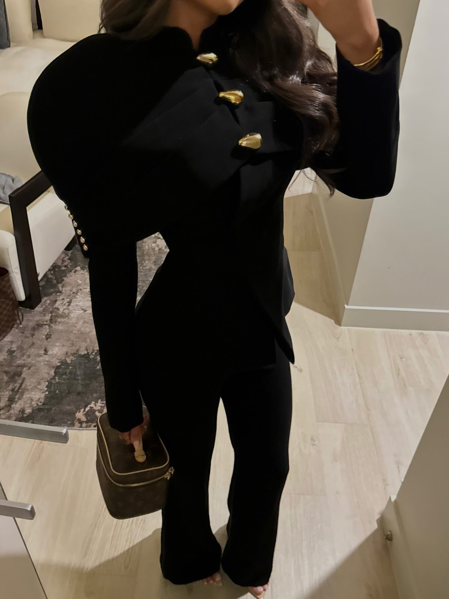 Chic Autumn Elegance – Slim-Fit Black Blazer for Women (Small Fragrance Style)