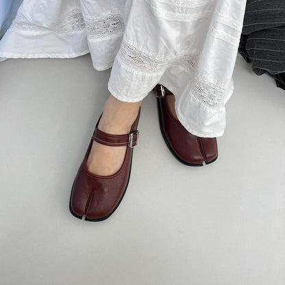 Chic Comfort Tabi Flats