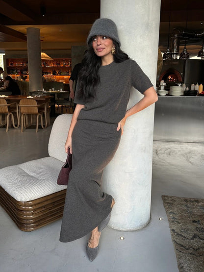 Knitted short-sleeved skirt suit
