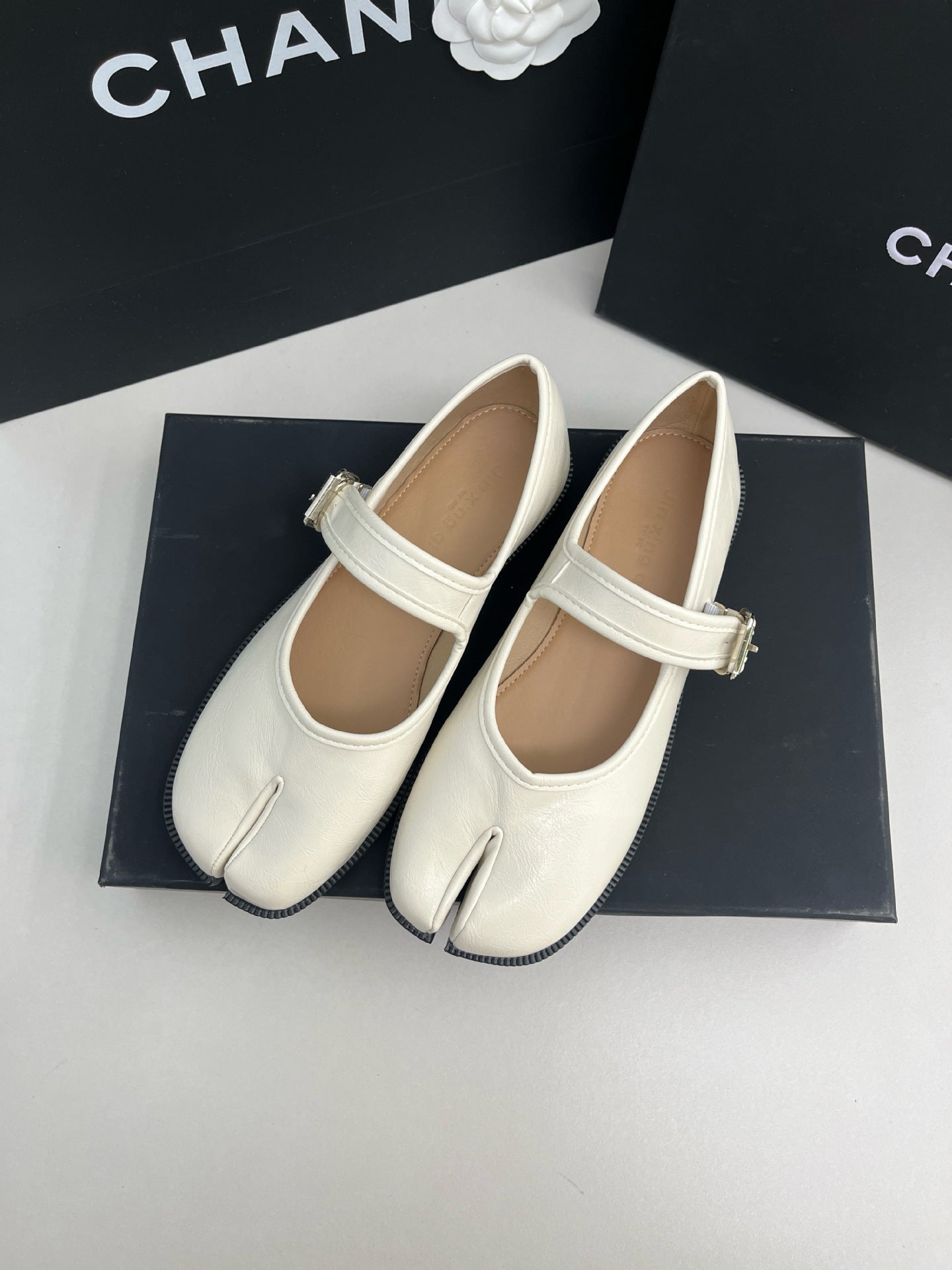 Chic Comfort Tabi Flats