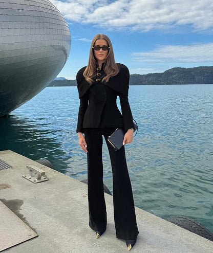 Chic Autumn Elegance – Slim-Fit Black Blazer for Women (Small Fragrance Style)