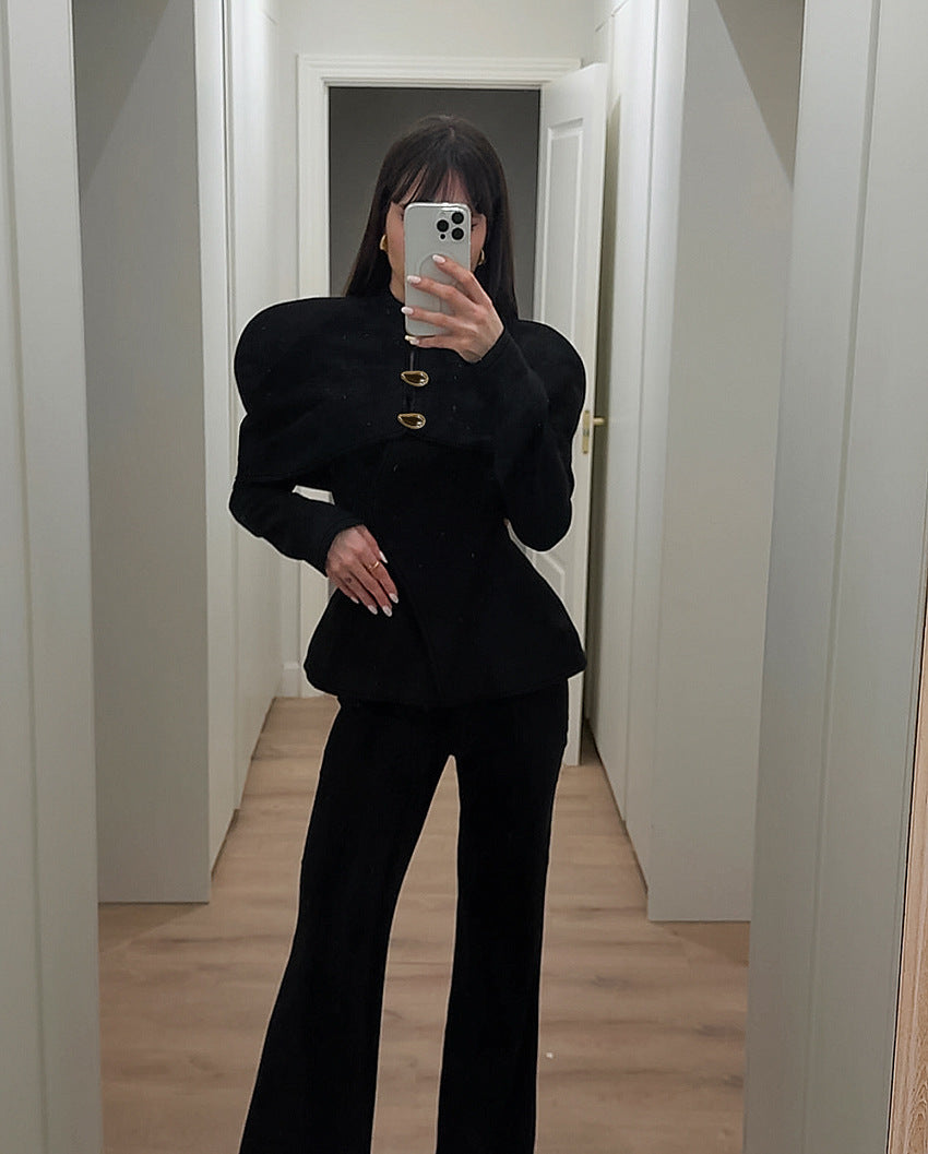 Chic Autumn Elegance – Slim-Fit Black Blazer for Women (Small Fragrance Style)