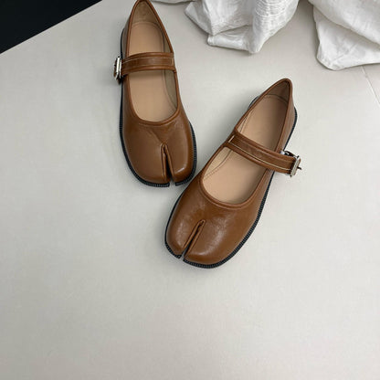 Chic Comfort Tabi Flats