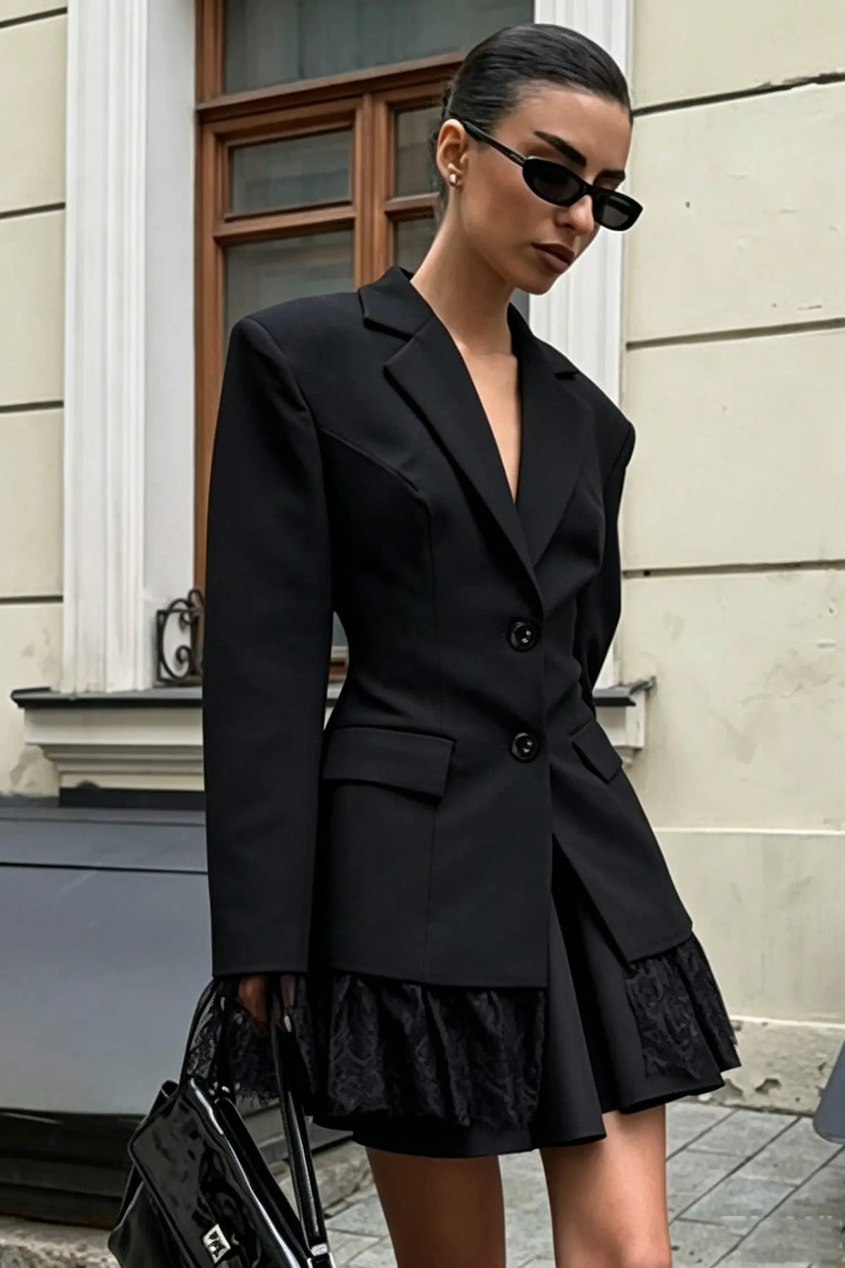Eleganter locker sitzender Blazer mit Spitzenbesatz