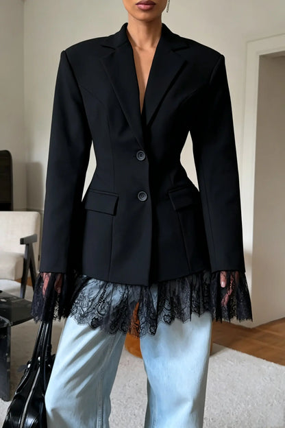 Eleganter locker sitzender Blazer mit Spitzenbesatz